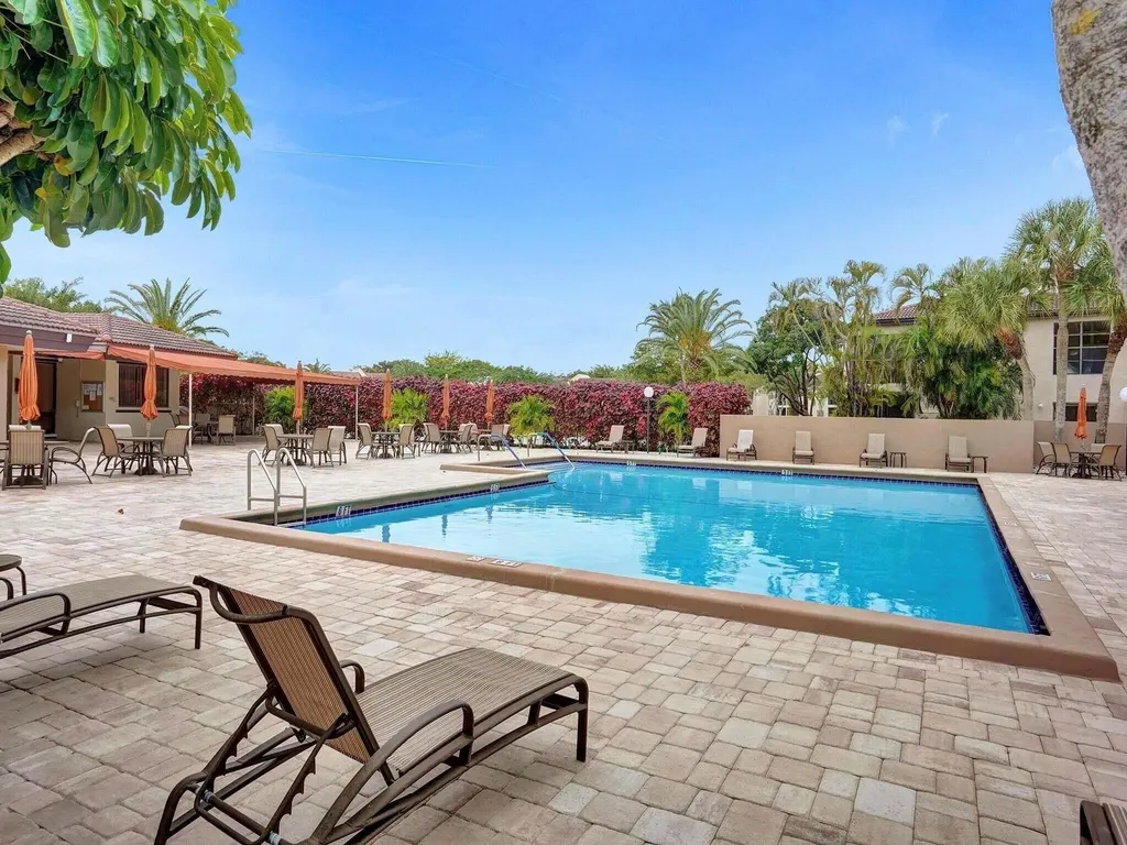 9264 Vista Del Lago Boca Raton FL 33428