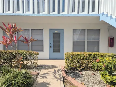 113 Wellington M West Palm Beach FL 33417