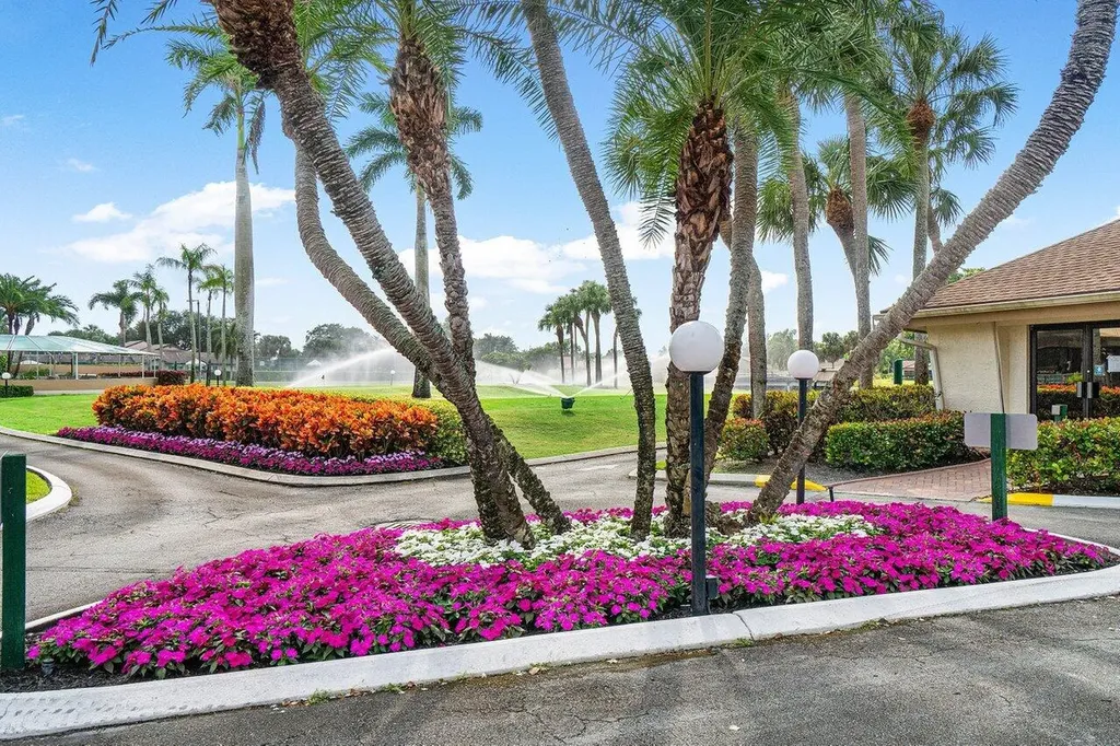 5722 Willow Creek Lane Delray Beach FL 33484