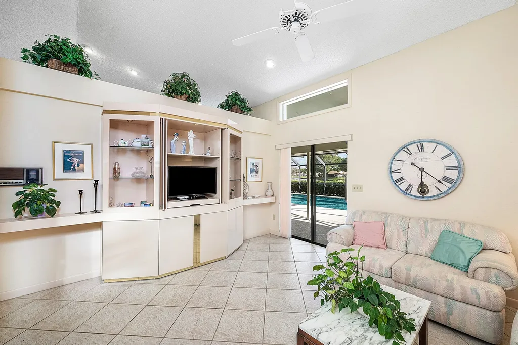 5722 Willow Creek Lane Delray Beach FL 33484