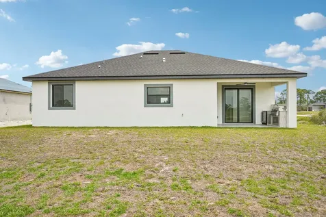 9035 W Broad Circle Labelle FL 33935