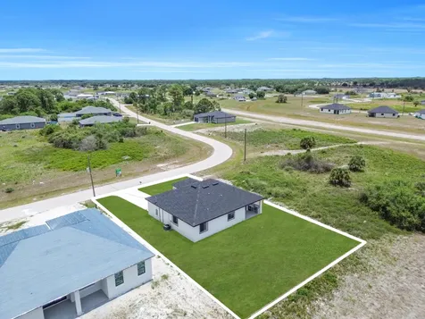 9035 W Broad Circle Labelle FL 33935