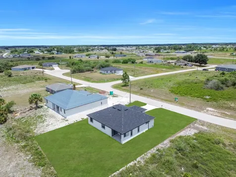 9035 W Broad Circle Labelle FL 33935