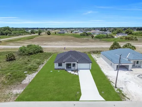 9035 W Broad Circle Labelle FL 33935