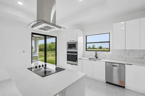 9035 W Broad Circle Labelle FL 33935