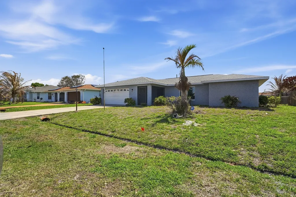 826 SE Quiescent Lane Port St Lucie FL 34983