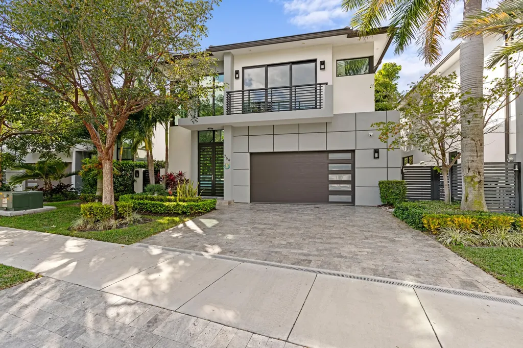 764 Lake Trail Delray Beach FL 33483