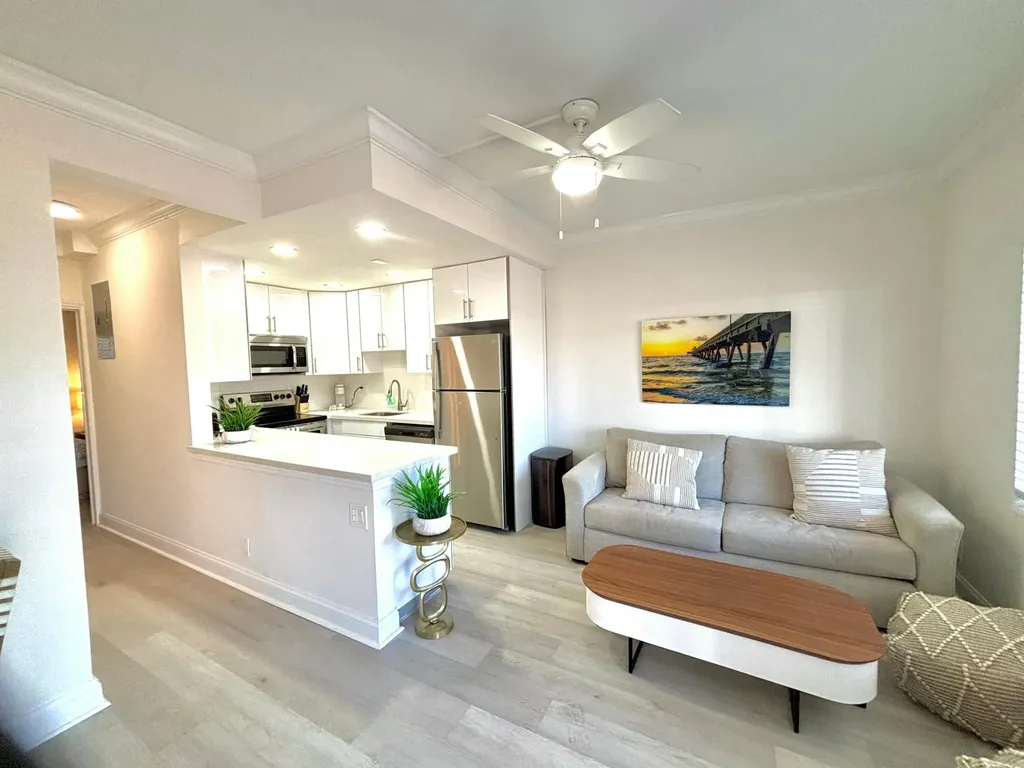 1035 Spanish River Road Boca Raton FL 33432