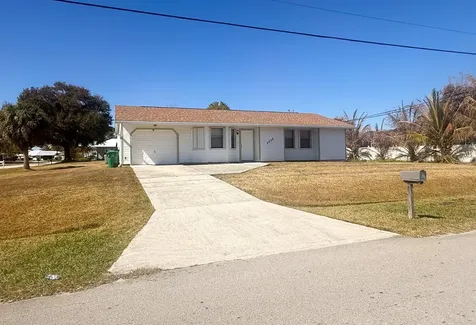 2250 SW Pamona Street Port St Lucie FL 34953