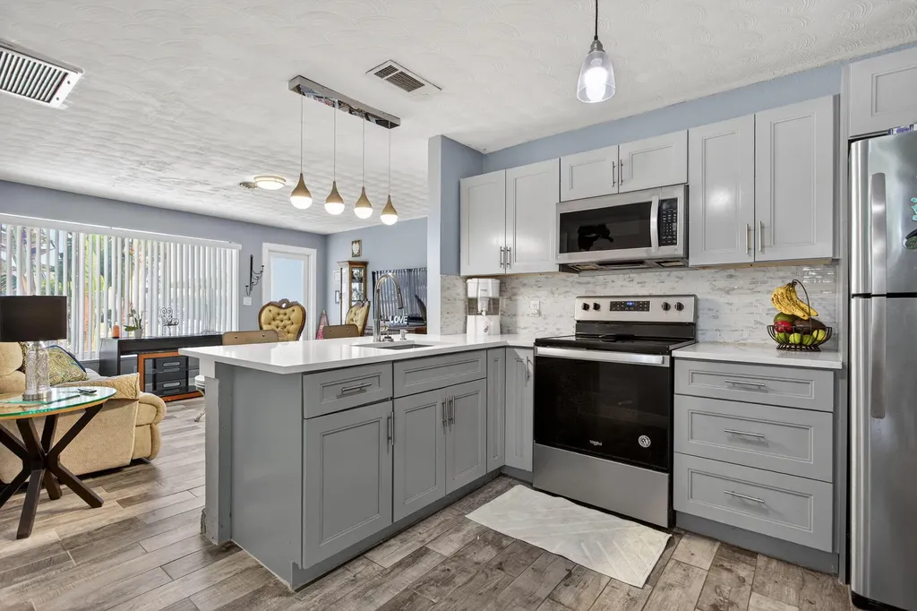 2811 NE 9th Terrace Pompano Beach FL 33064
