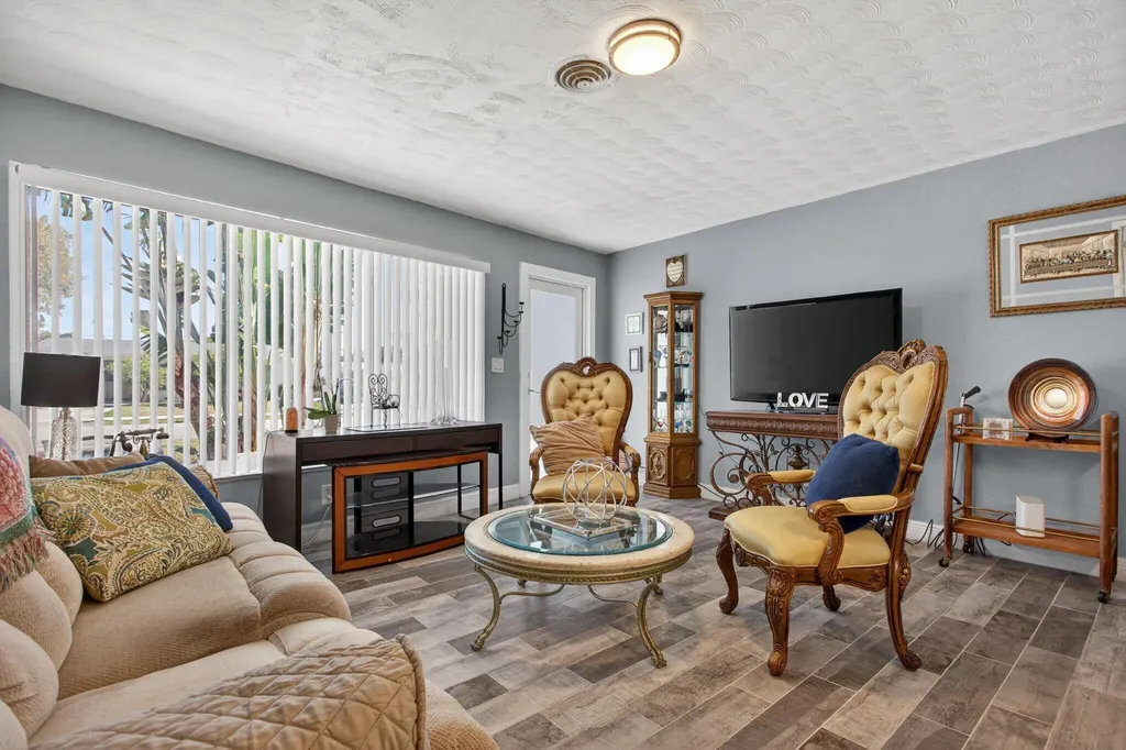 2811 NE 9th Terrace Pompano Beach FL 33064