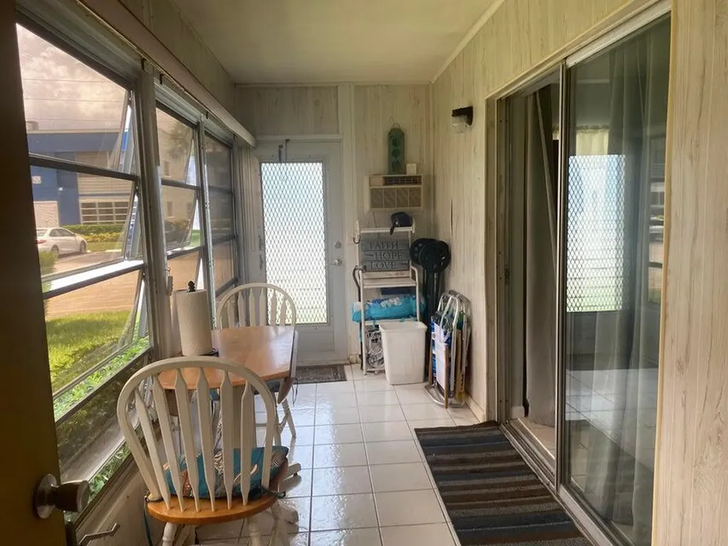 542 Normandy L Delray Beach FL 33484