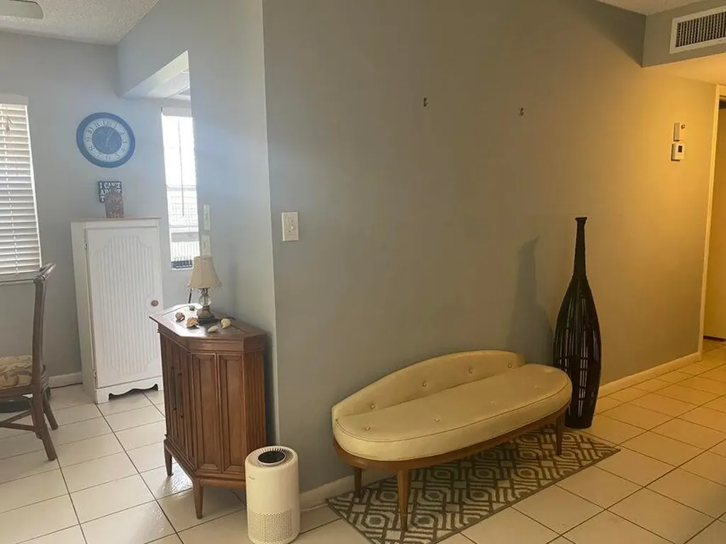 542 Normandy L Delray Beach FL 33484