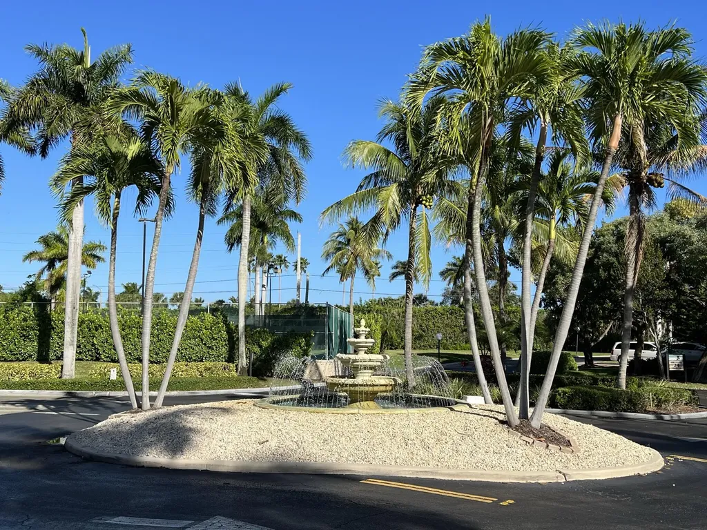 1 Royal Palm Way Boca Raton FL 33432
