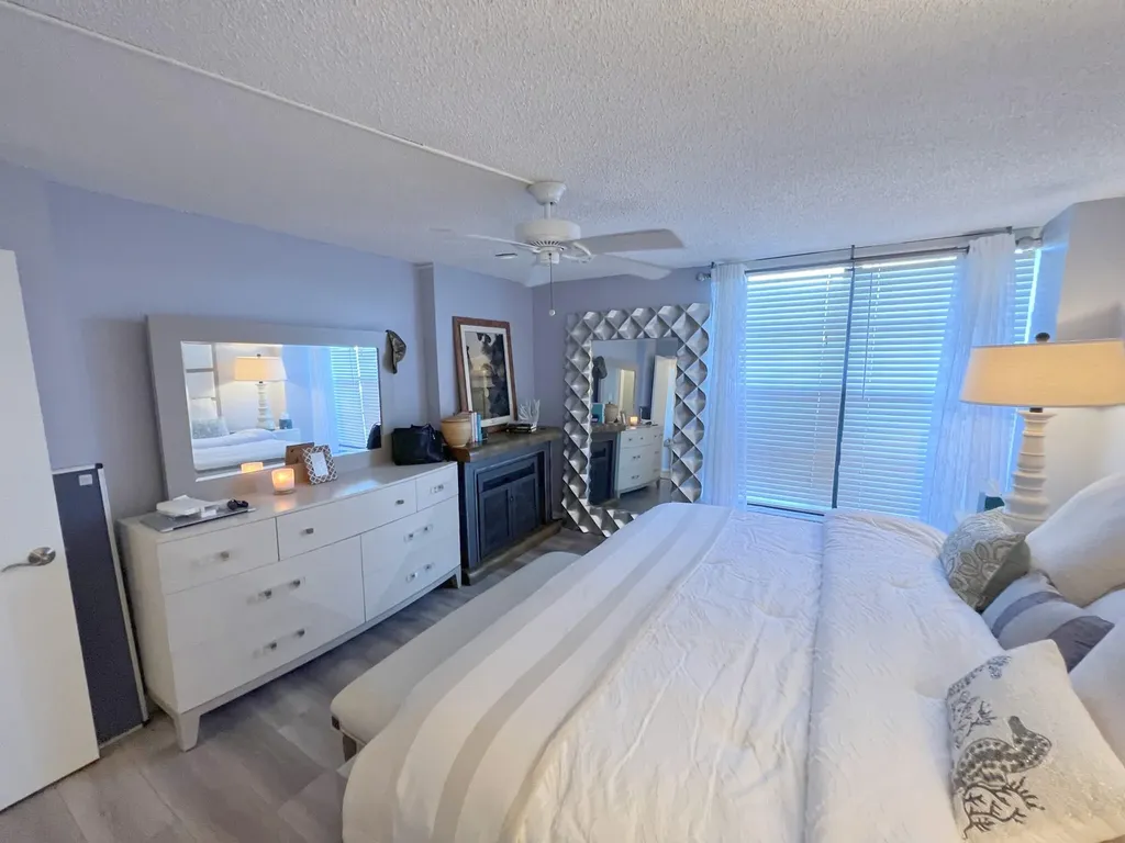 1 Royal Palm Way Boca Raton FL 33432
