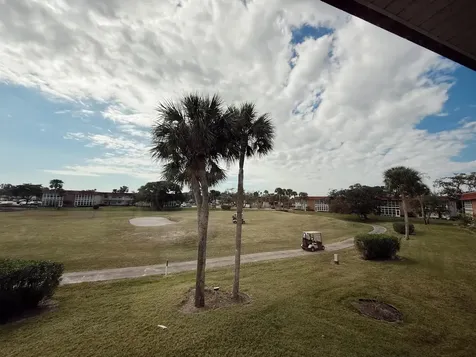 106 Spring Lake Court Vero Beach FL 32962