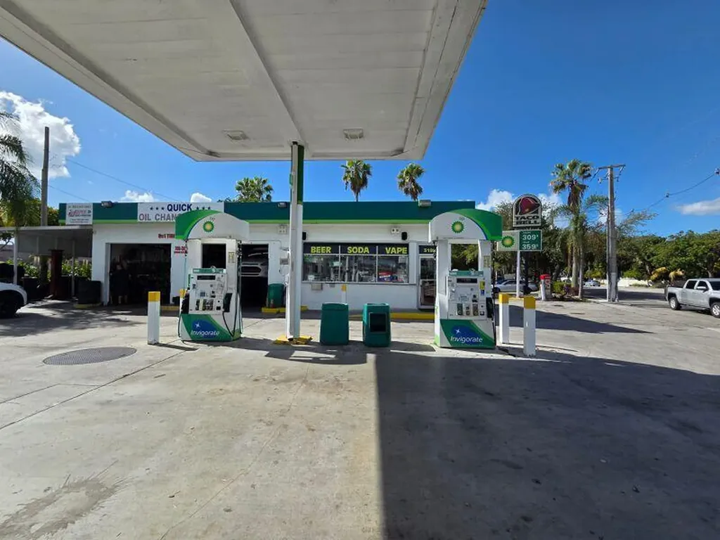 3198 S Dixie Highway Miami FL 33133