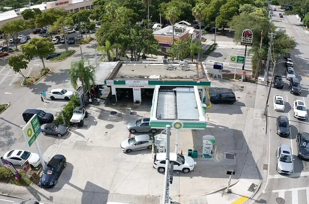 3198 S Dixie Highway Miami FL 33133