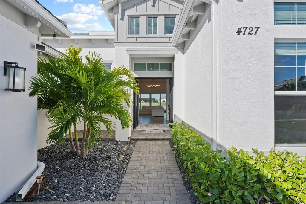4727 Estates Circle Westlake FL 33470
