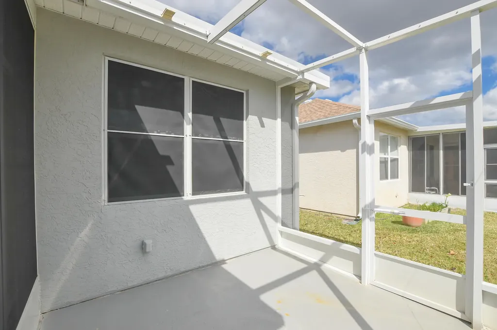 569 NW Cortina Lane Port St Lucie FL 34986
