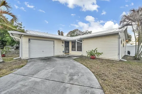 626 SW Cynthia Street Port St Lucie FL 34983