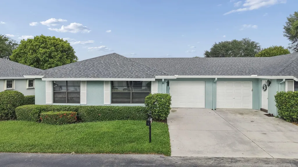 9860 Pecan Tree Drive Boynton Beach FL 33436