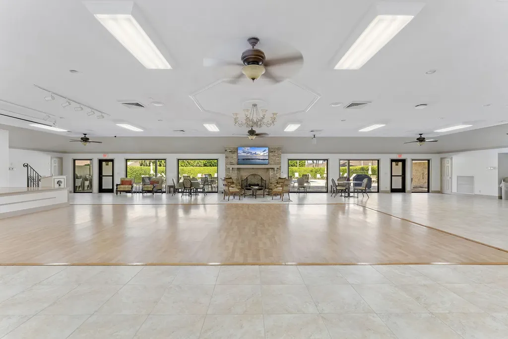 9860 Pecan Tree Drive Boynton Beach FL 33436