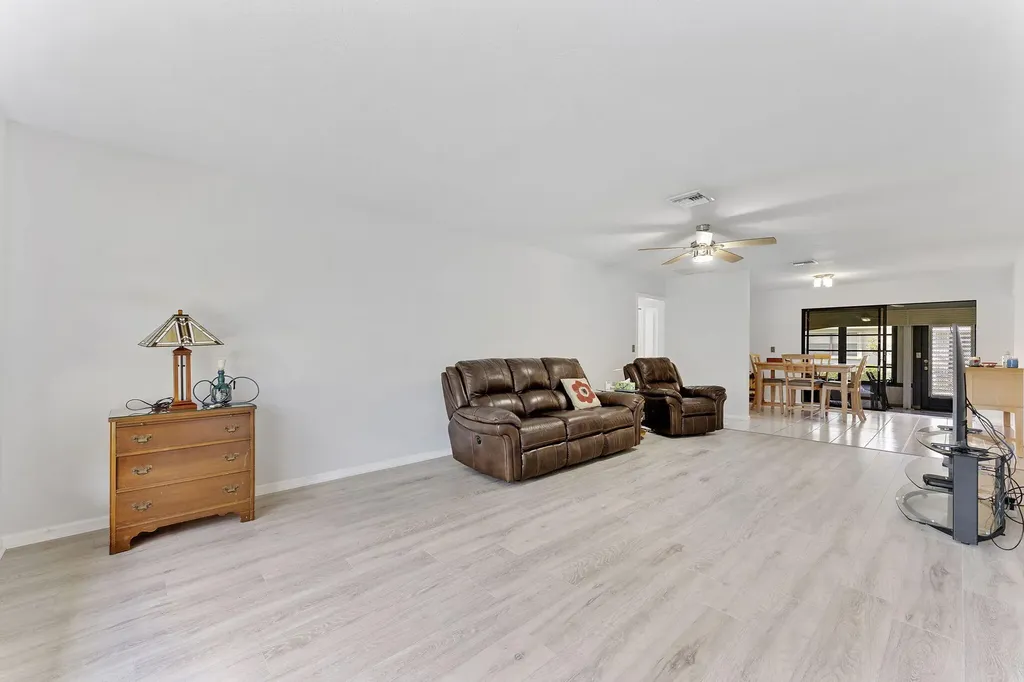 9860 Pecan Tree Drive Boynton Beach FL 33436