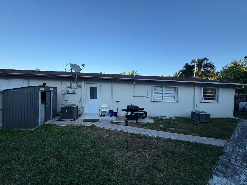 4865 Dell Avenue Lake Worth FL 33461