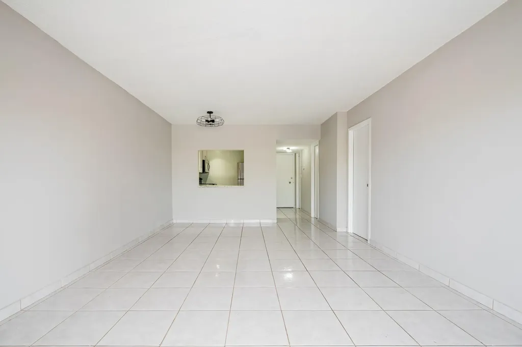 2200 E Hallandale Beach Boulevard Hallandale Beach FL 33009