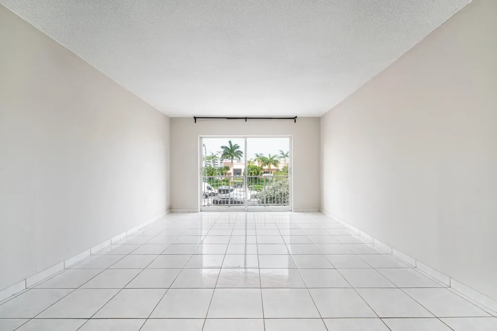 2200 E Hallandale Beach Boulevard Hallandale Beach FL 33009