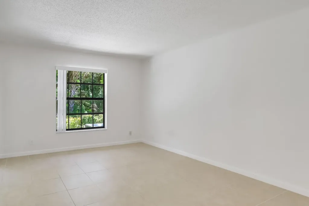 470 Hardwood Place Boca Raton FL 33431