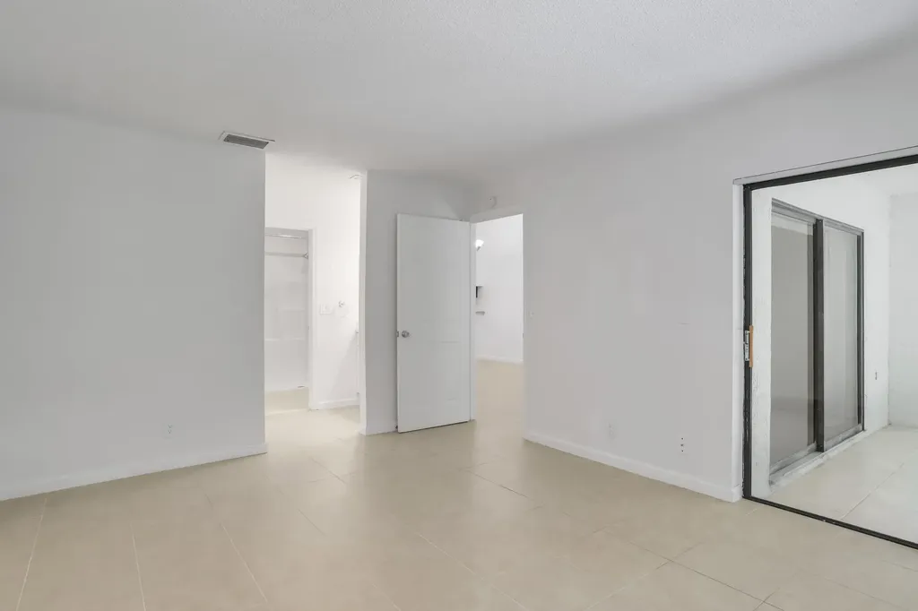 470 Hardwood Place Boca Raton FL 33431