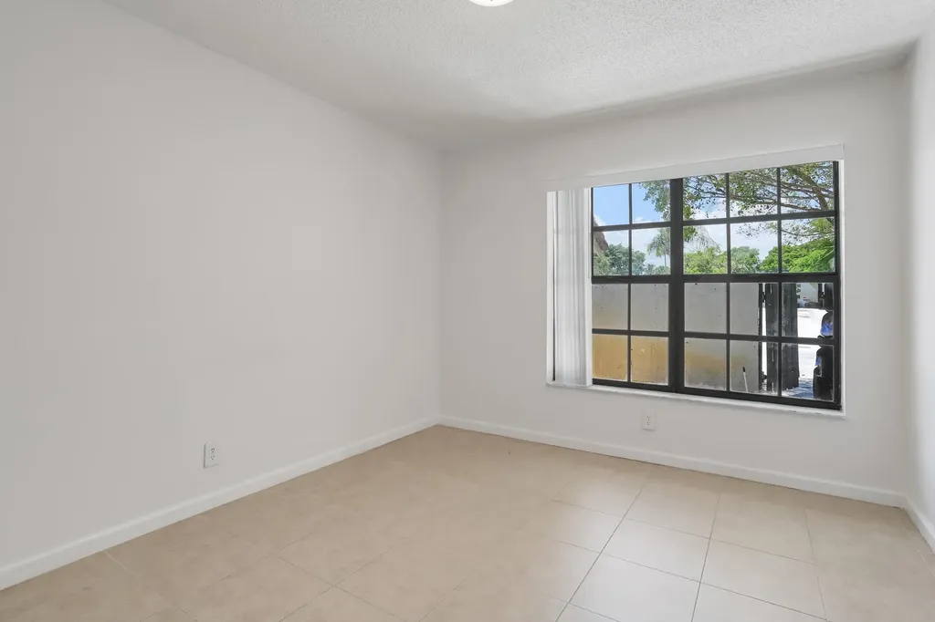470 Hardwood Place Boca Raton FL 33431