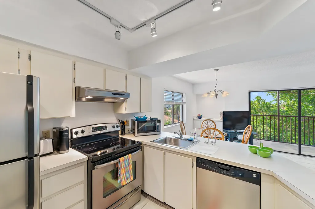 1605 S Us Highway 1 Jupiter FL 33477