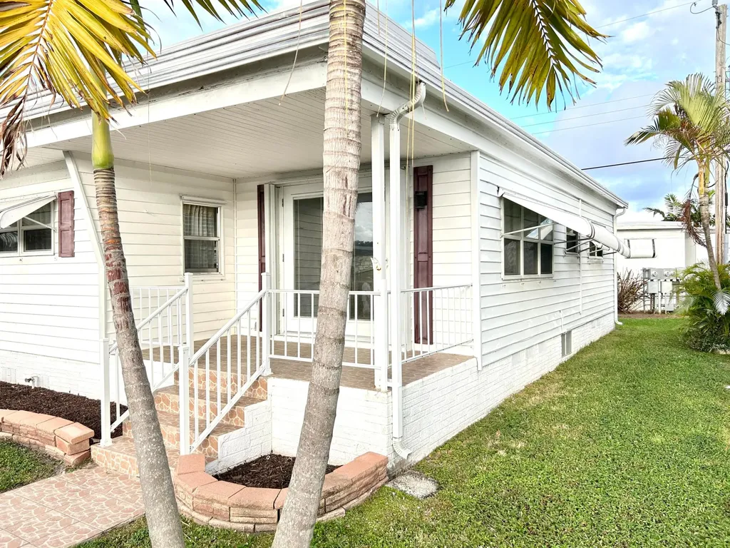1401 S 33 Road Hollywood FL 33021