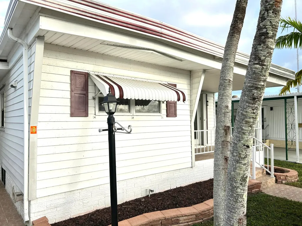 1401 S 33 Road Hollywood FL 33021