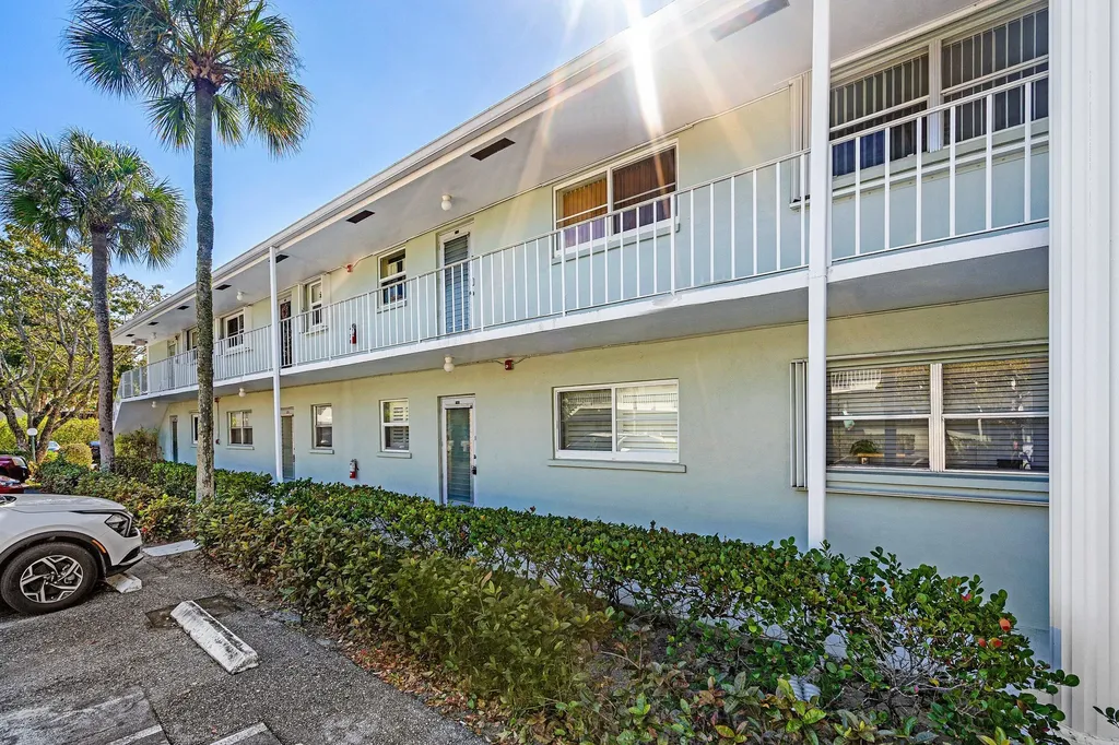 2440 SW 22nd Avenue Delray Beach FL 33445