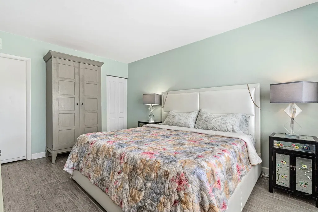 2440 SW 22nd Avenue Delray Beach FL 33445