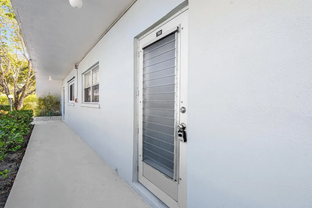 2440 SW 22nd Avenue Delray Beach FL 33445