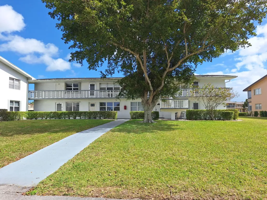 305 Andover L West Palm Beach FL 33417
