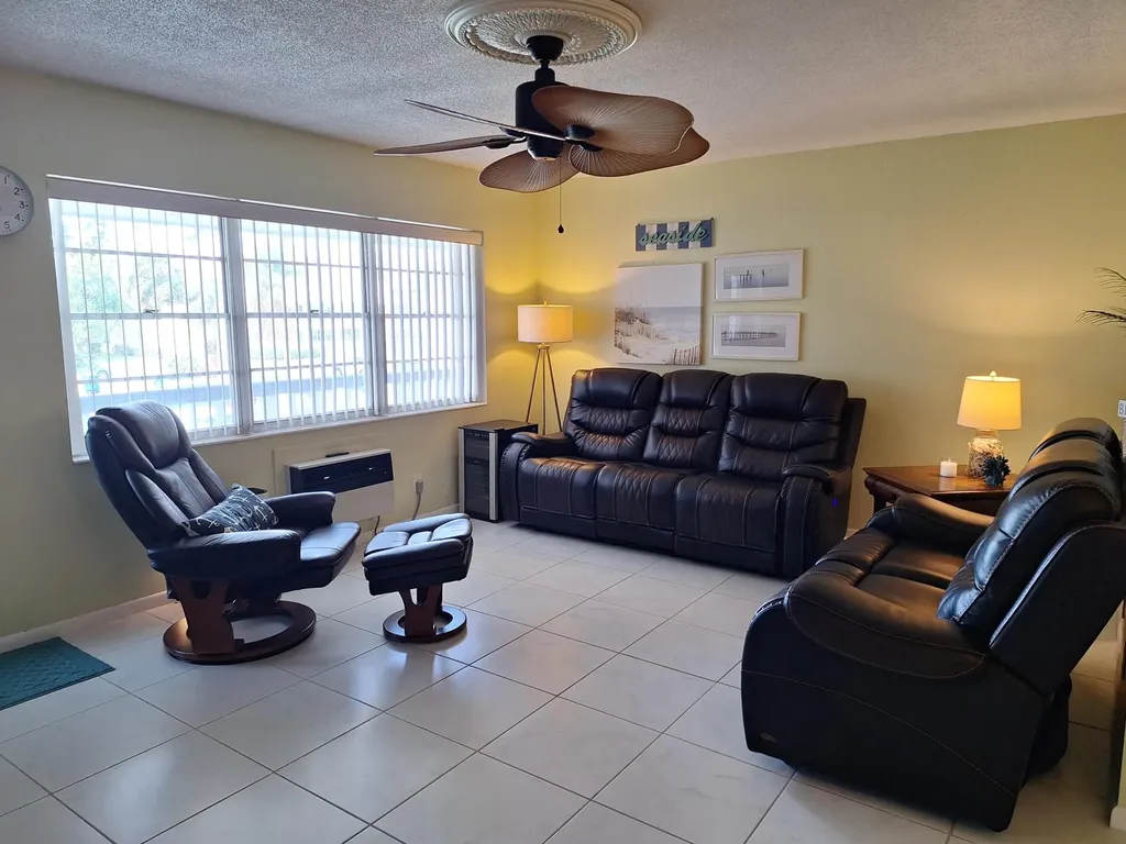 305 Andover L West Palm Beach FL 33417