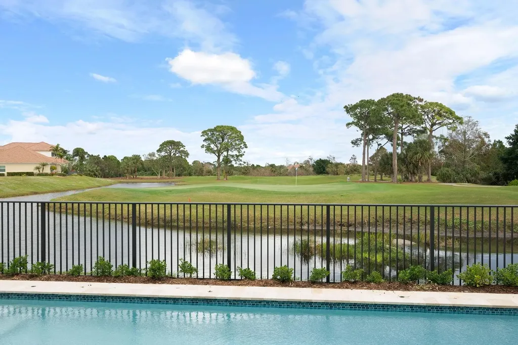 109 SE Via Verona Port St Lucie FL 34984