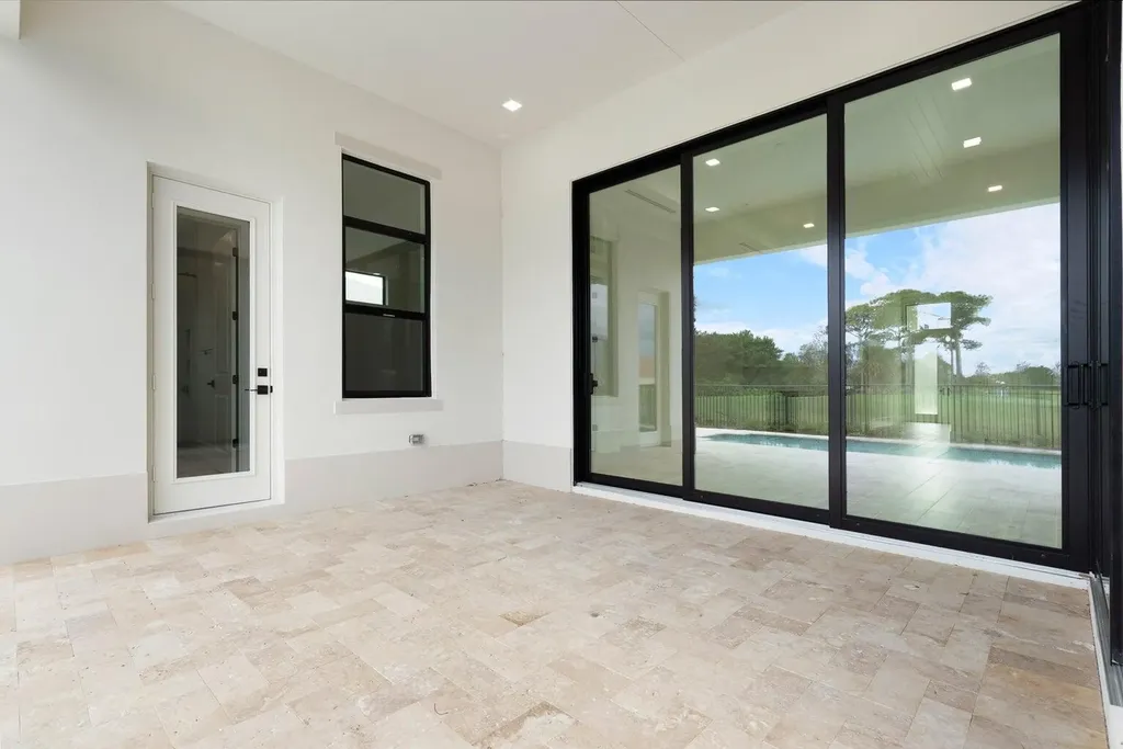 109 SE Via Verona Port St Lucie FL 34984