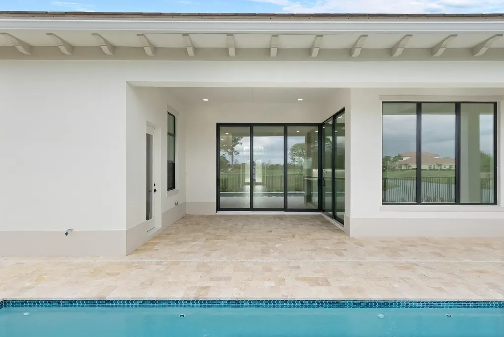 109 SE Via Verona Port St Lucie FL 34984