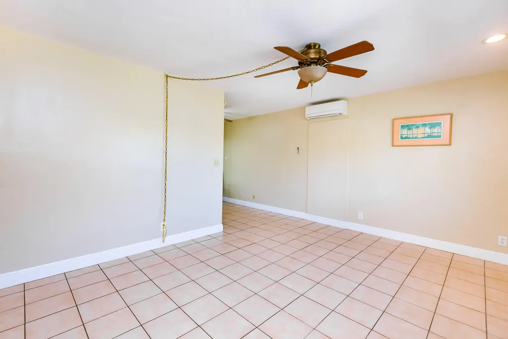 354 Manchester Street Boca Raton FL 33487