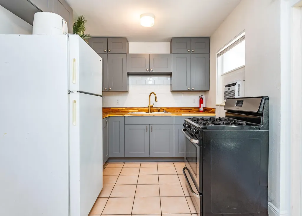 354 Manchester Street Boca Raton FL 33487