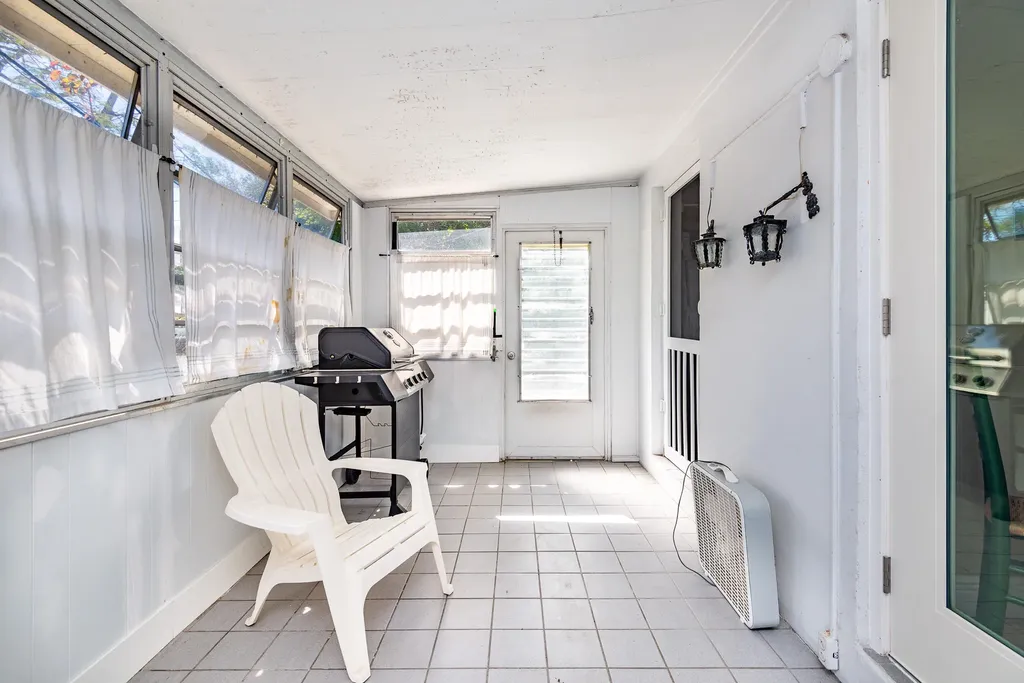 354 Manchester Street Boca Raton FL 33487