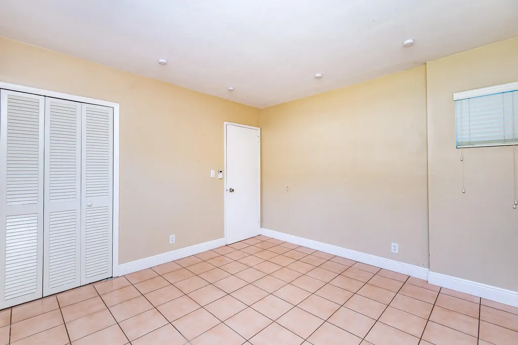 354 Manchester Street Boca Raton FL 33487