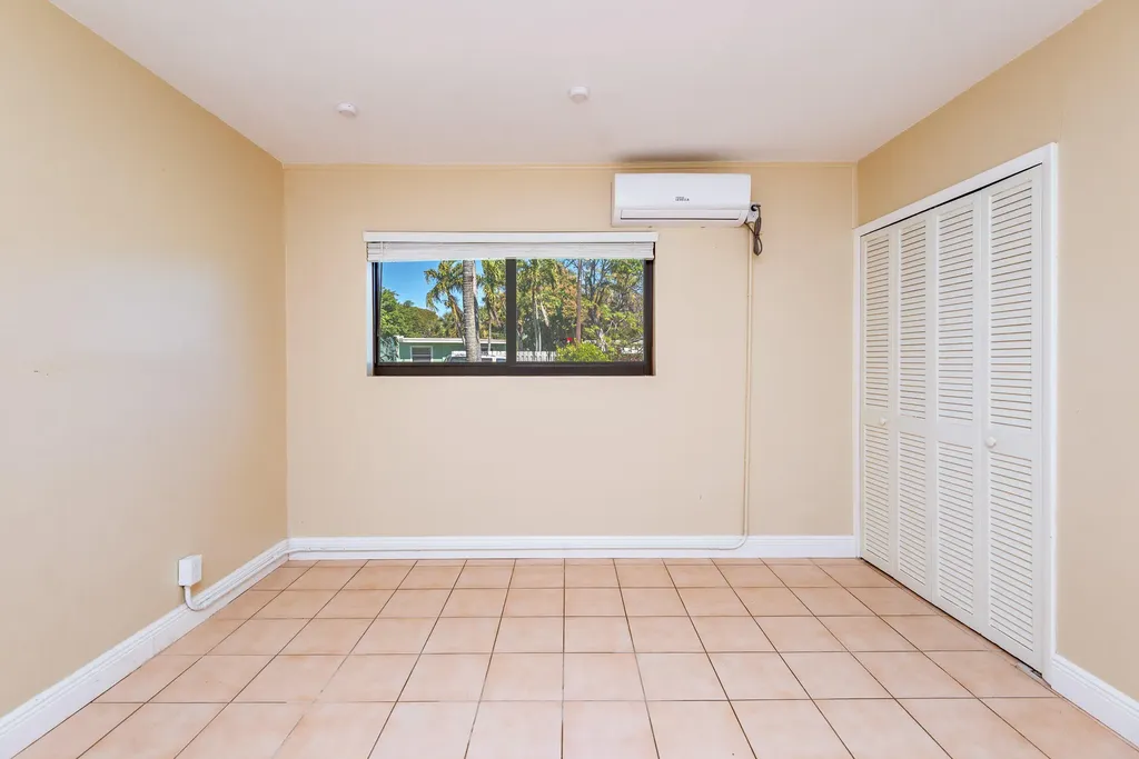 354 Manchester Street Boca Raton FL 33487